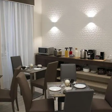 לינה וארוחת בוקר Residenza Suarez