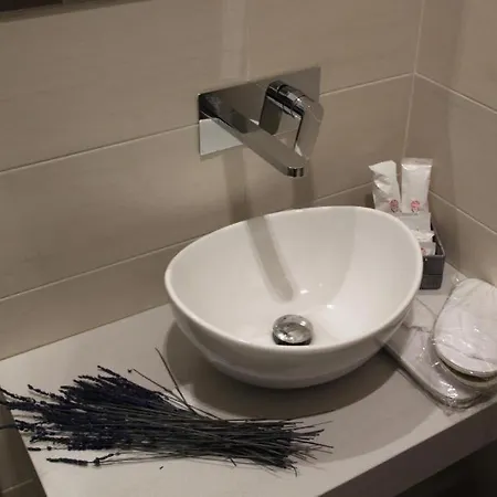 Residenza Suarez Bed & Breakfast 3*