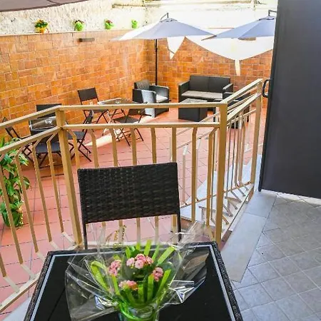 Residenza Suarez فندق مبيت وإفطار 4*