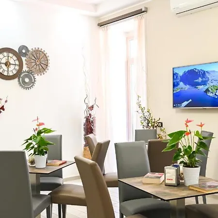 Alojamento de Acomodação e Pequeno-almoço Residenza Suarez *